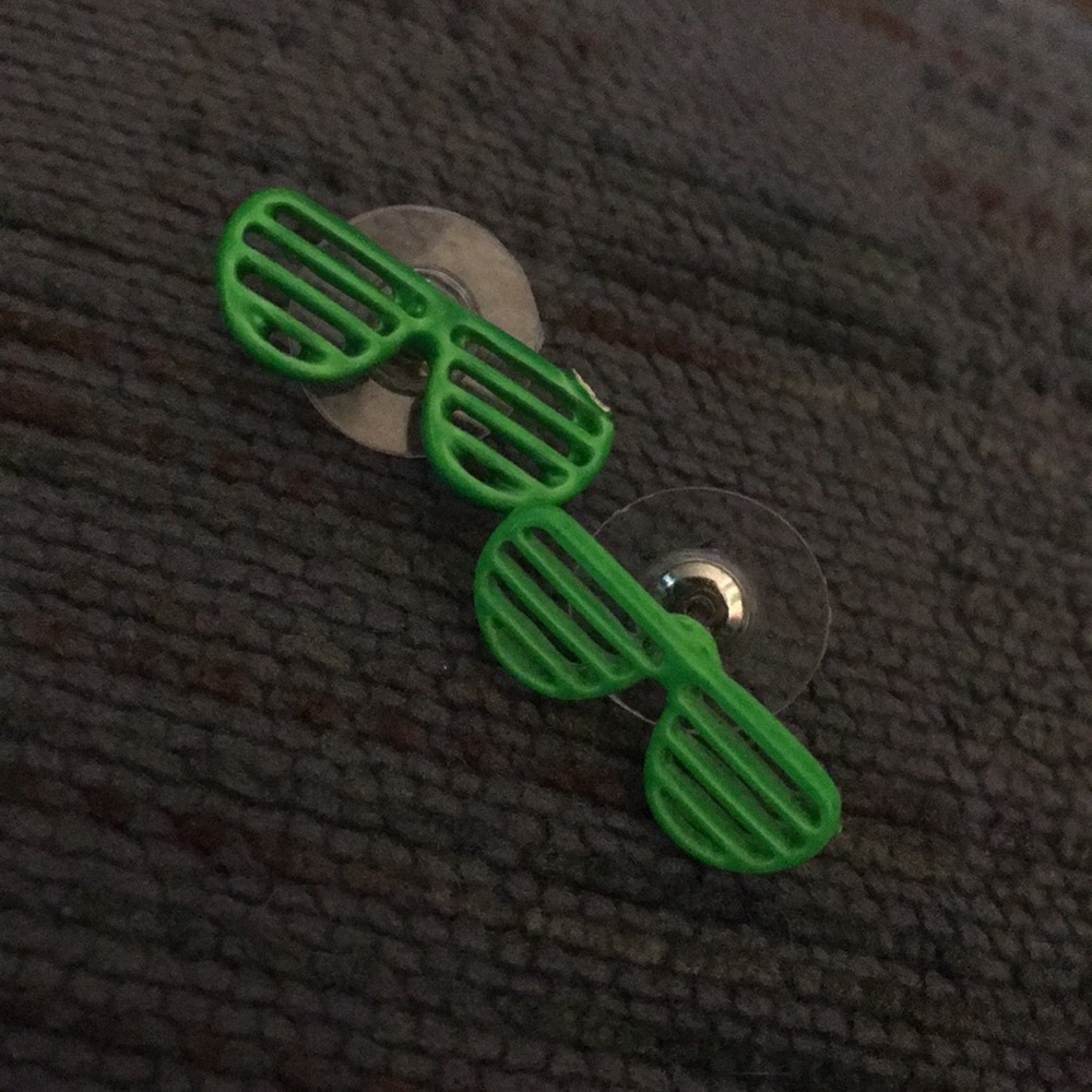 Shutter shade earrings
